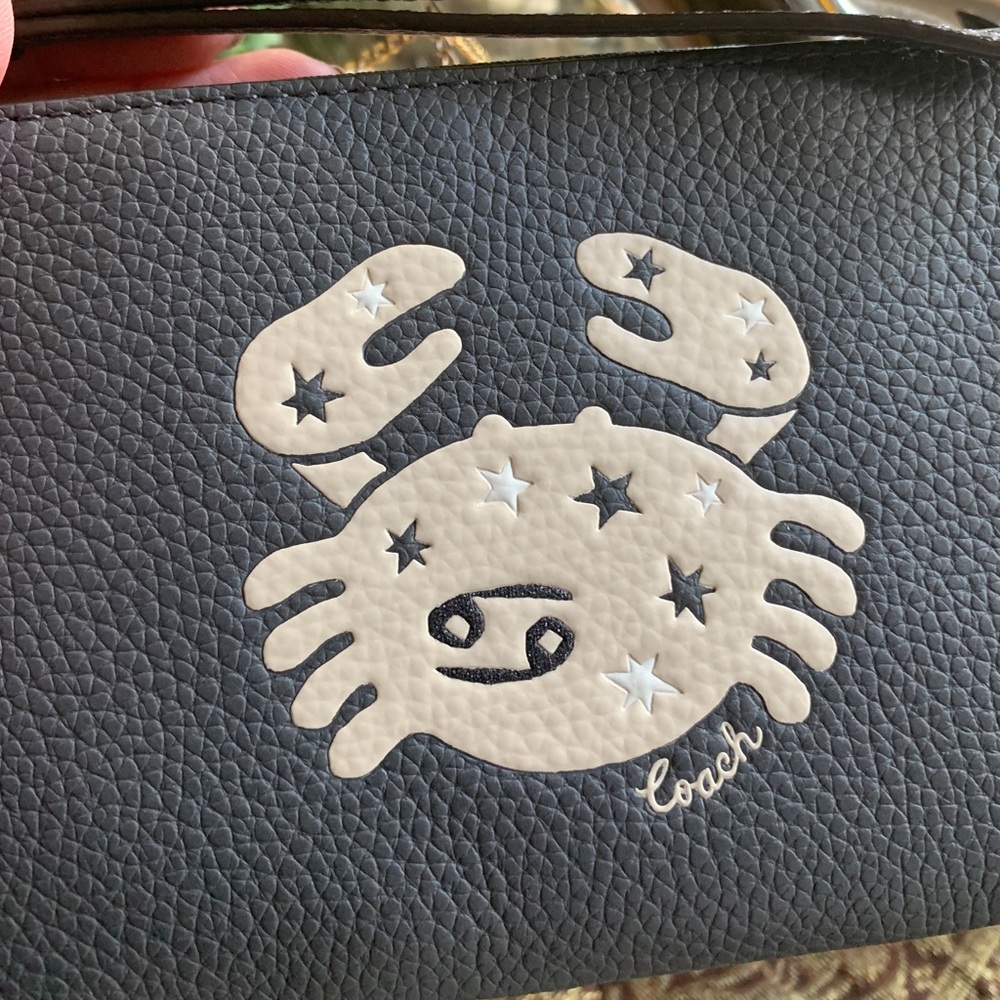 LIMITED ED🔥Authentic COACH Pebbled leather zip wristlet with Cancer print - Picture 3 of 8